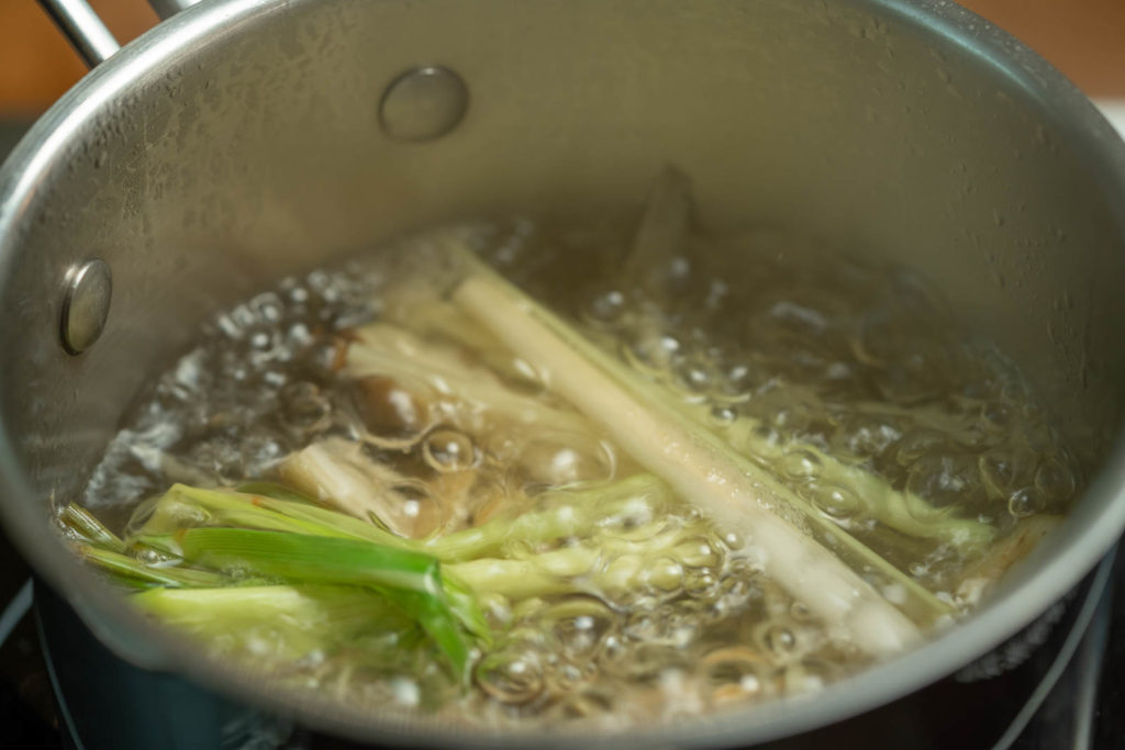 Boil burdock root and lemongrass for 6-8 minutes