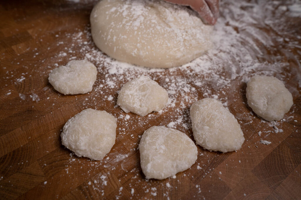 piecing out mochi