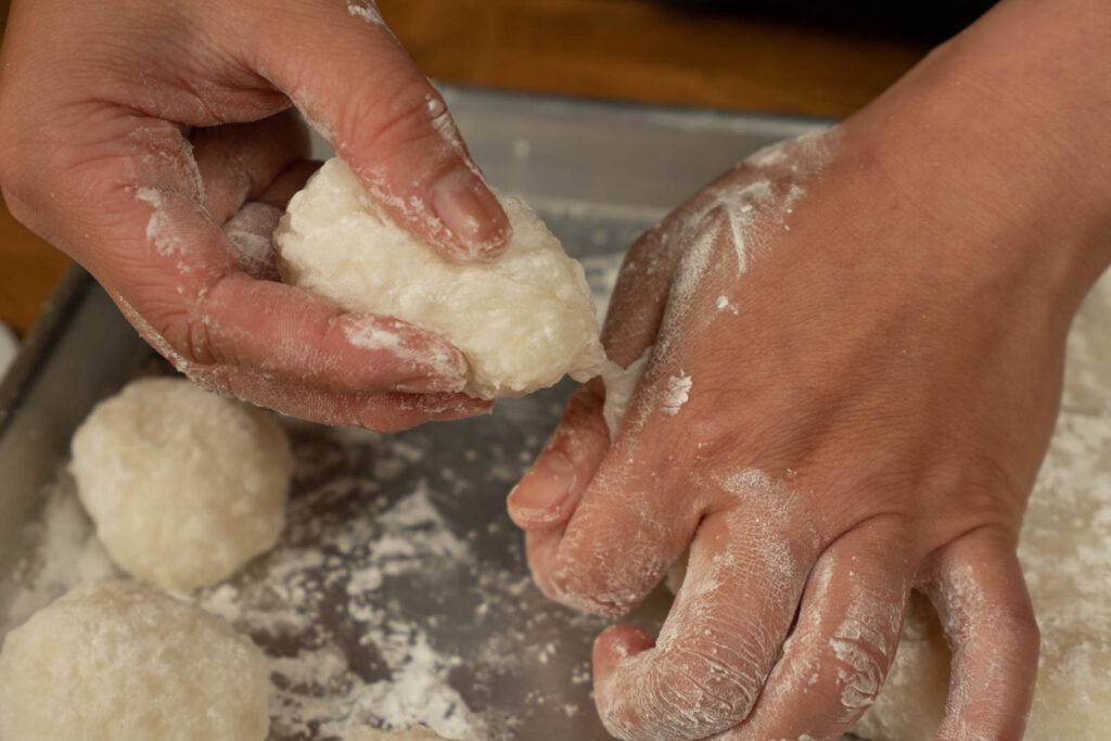piecing out mochi