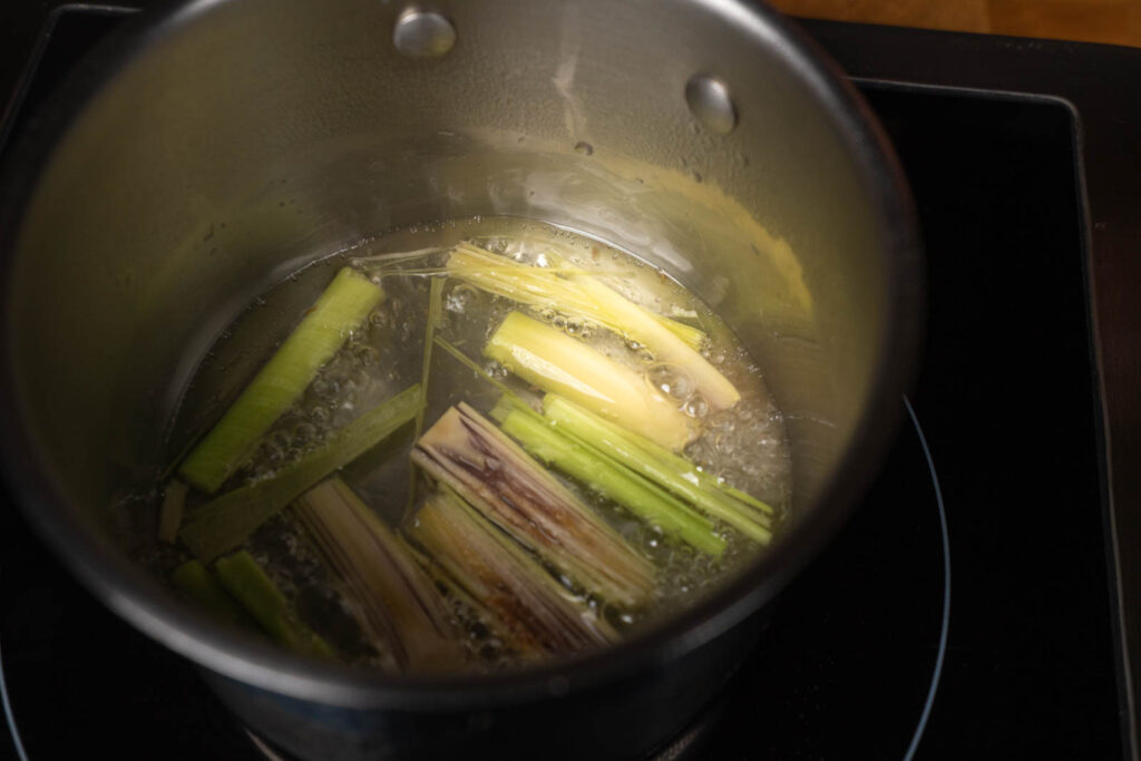 boiling water, sugar, lemongrass